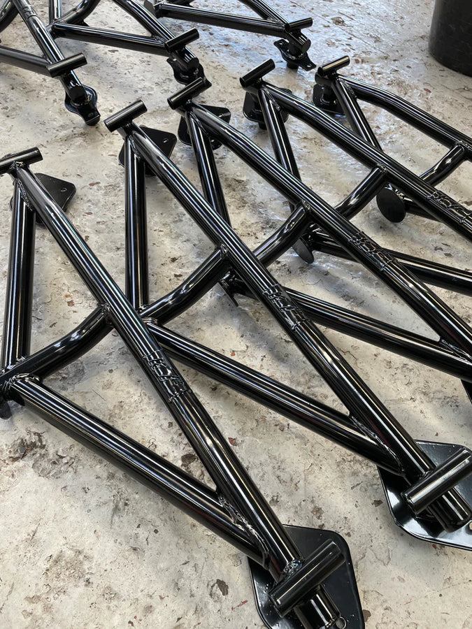 BMW 3 SERIES E46 REAR JACKING BAR POWDER COATED BLACK
