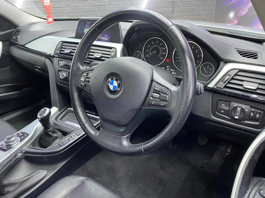 BMW 320i